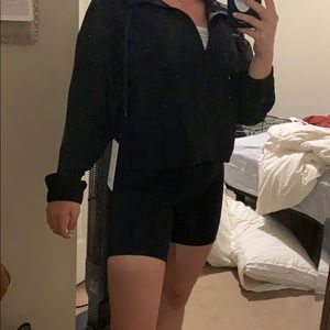 Black lulu lemon jacket